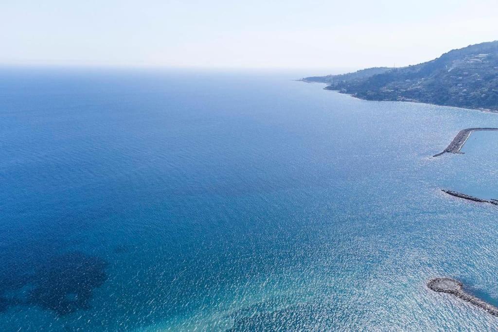 Il Grande Blu - Vista Panoramica Sul Golfo Leilighet Ospedaletti Eksteriør bilde